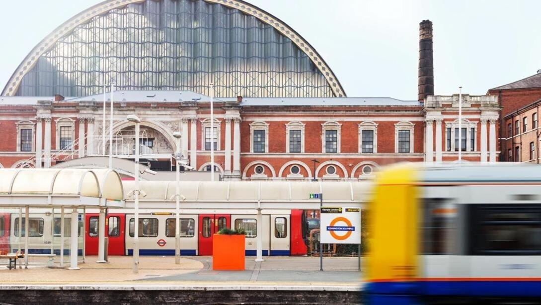 1-Bed Apartment, Close To Kensington Olympia With Free Wi-Fi & Netflix London Eksteriør billede